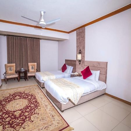 Shelton'S Rezidor Hotel Peshawar Exterior foto